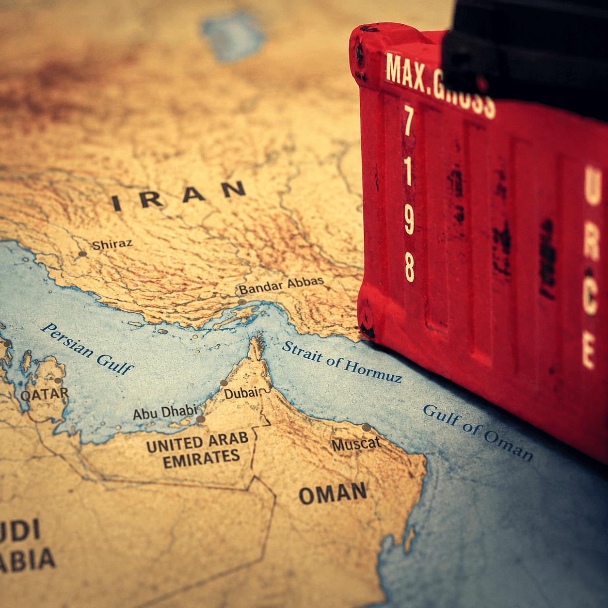 Hormuz praktisch leer: Schiffsverkehr rund 90 Prozent unter Normalniveau - Operational Alerts | Frachtportal