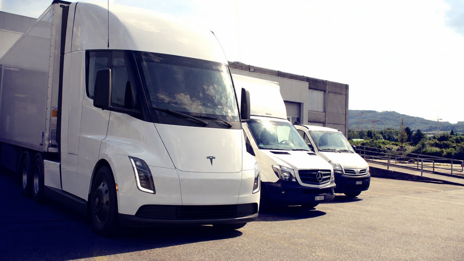 Einride plant 500 Tesla Semi für digitales US-Frachtnetz